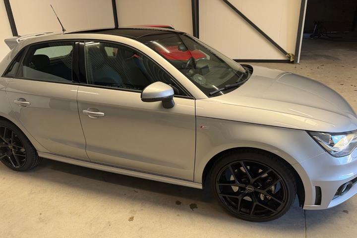 Sort Audi A1 fra 2014