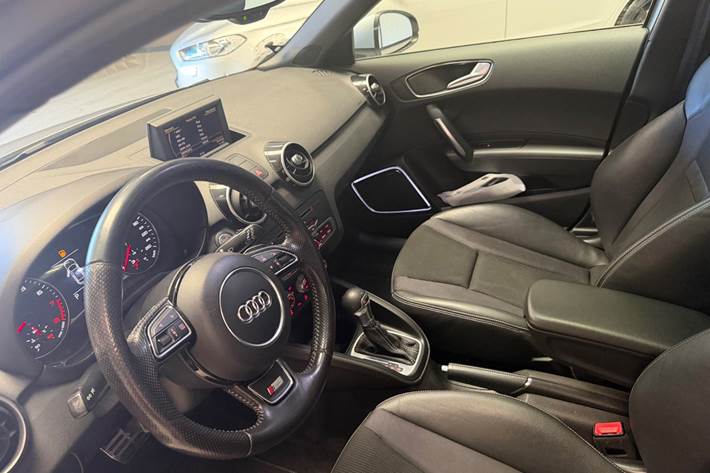 Sort Audi A1 fra 2014