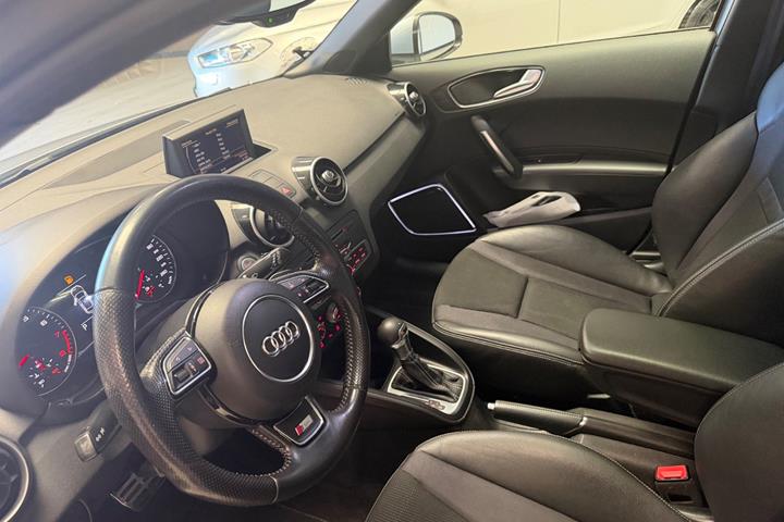 Sort Audi A1 fra 2014