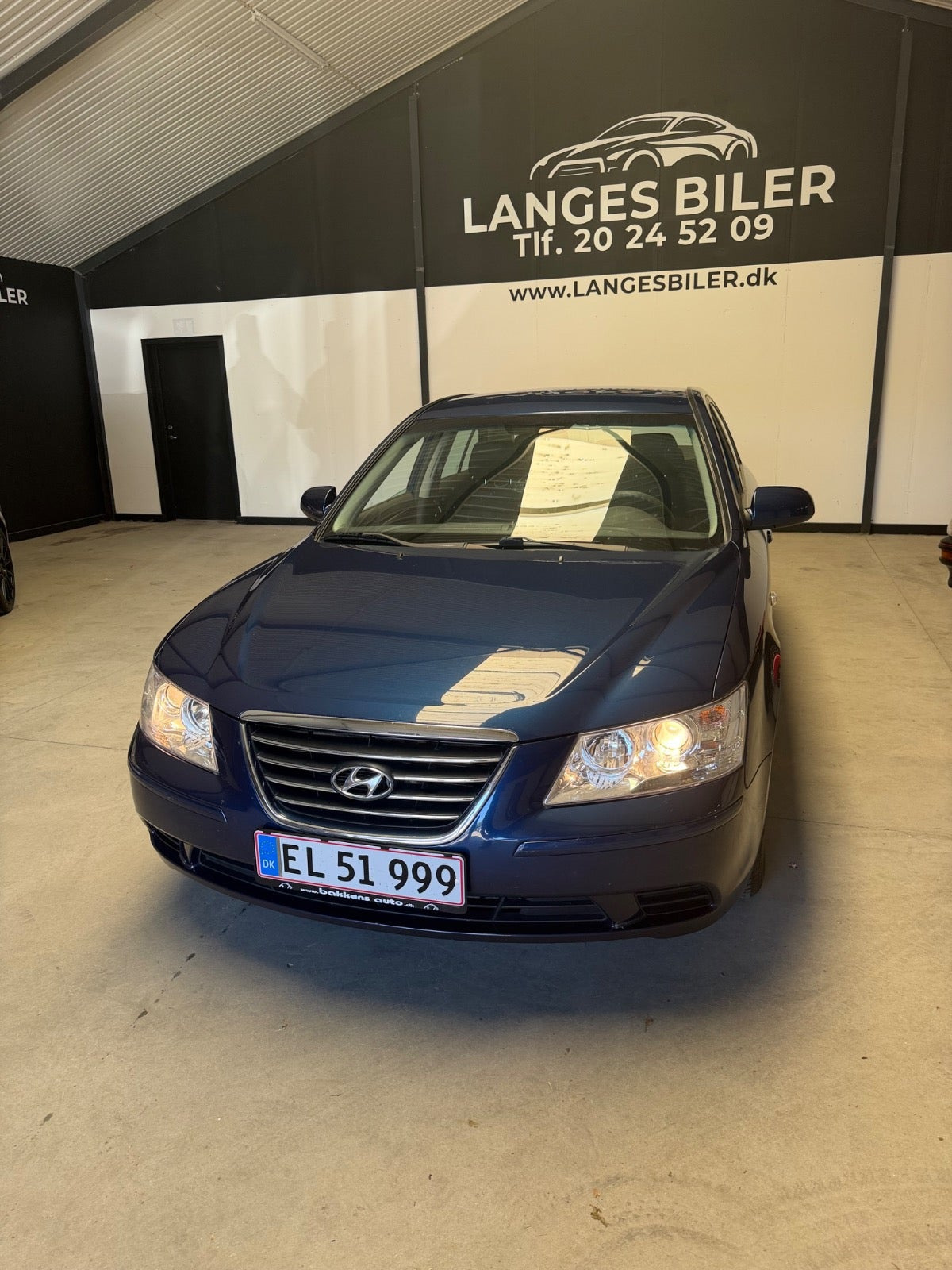 Blå Hyundai Sonata fra 2009