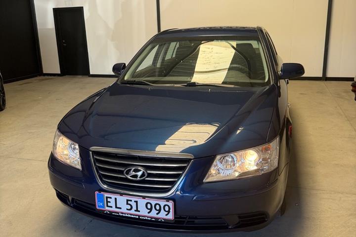 Blå Hyundai Sonata fra 2009