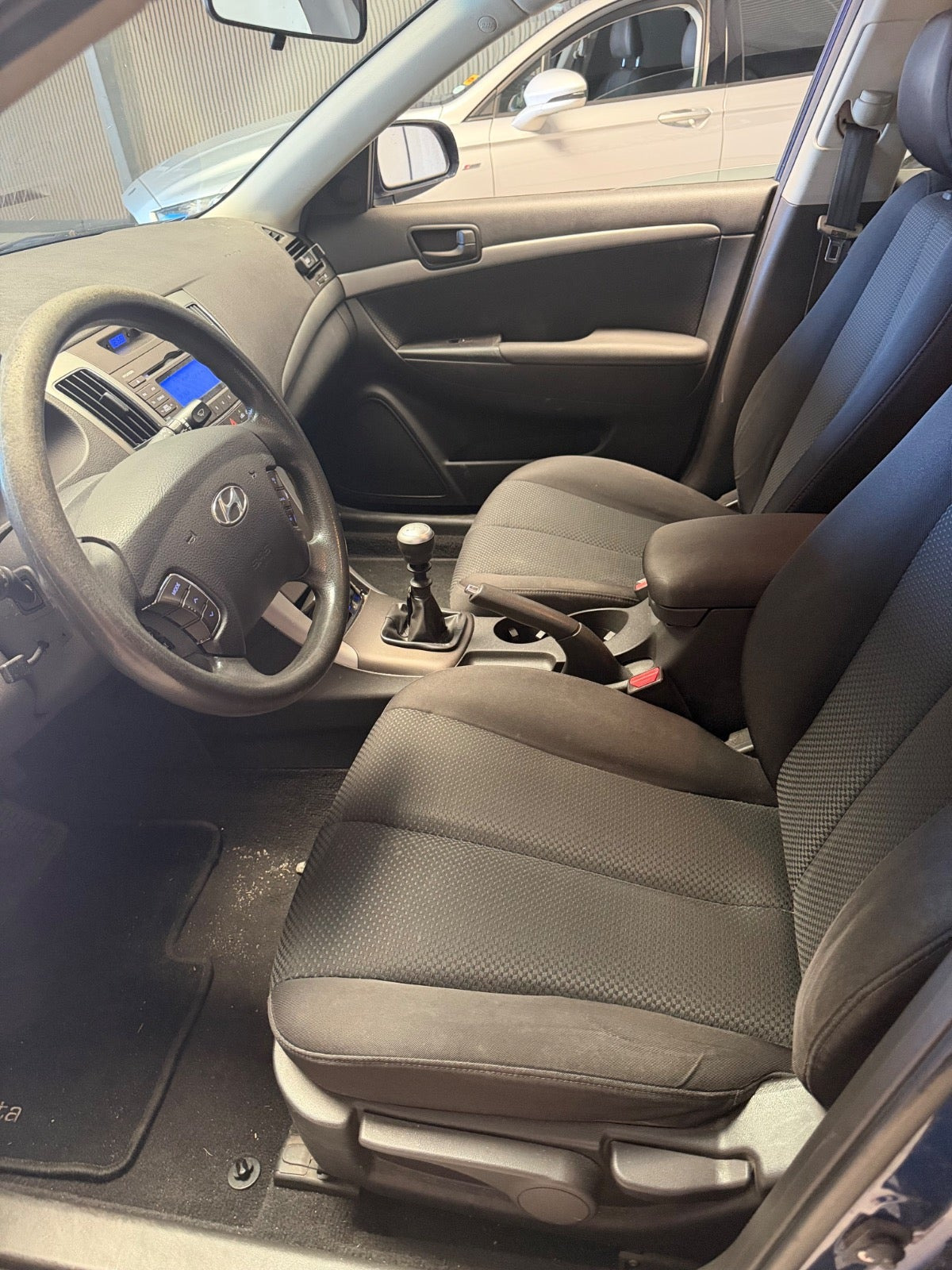 Blå Hyundai Sonata fra 2009