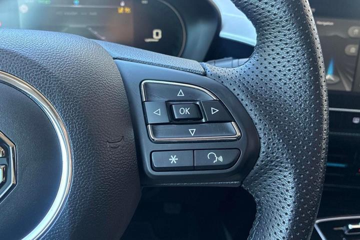 Sort MG MG5 fra 2024