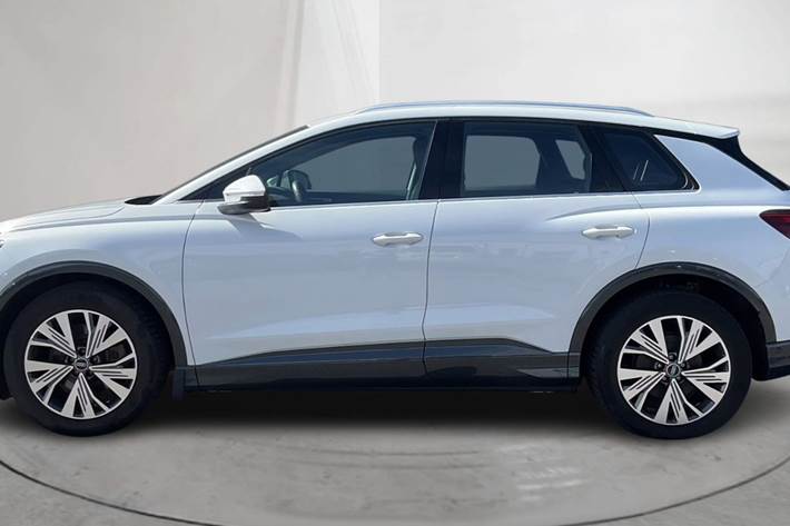 Hvid Audi Q4 e-tron fra 2023