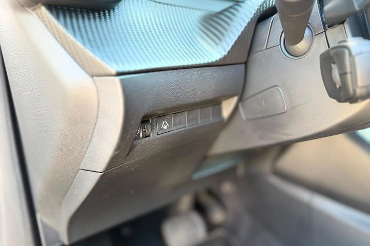 undefined Peugeot 2008 fra 2023
