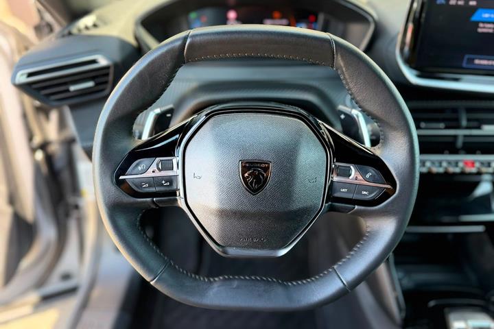 undefined Peugeot 2008 fra 2023