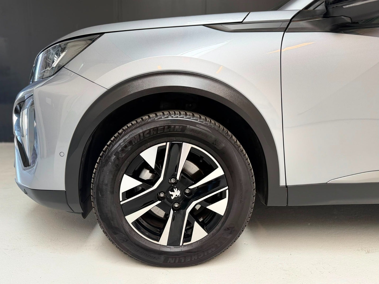 undefined Peugeot 2008 fra 2023