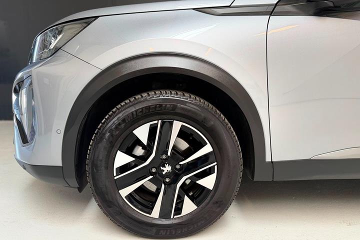 undefined Peugeot 2008 fra 2023