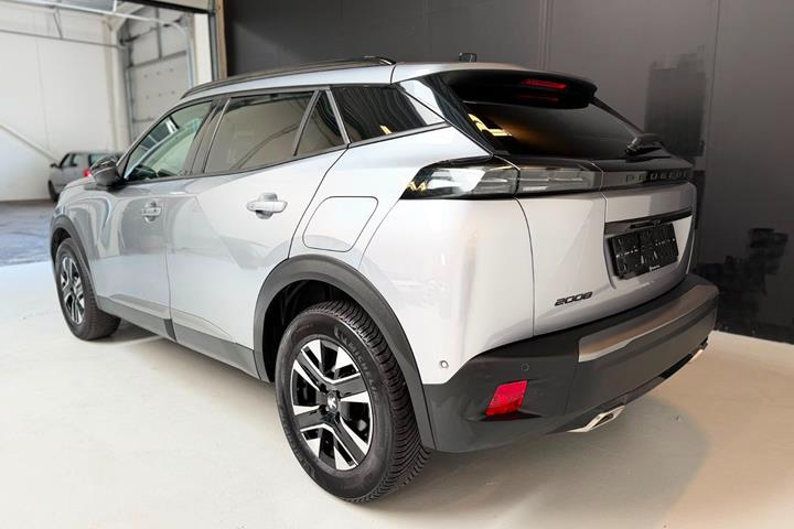 undefined Peugeot 2008 fra 2023