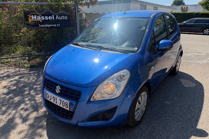 Grøn Suzuki Splash fra 2014 set udefra