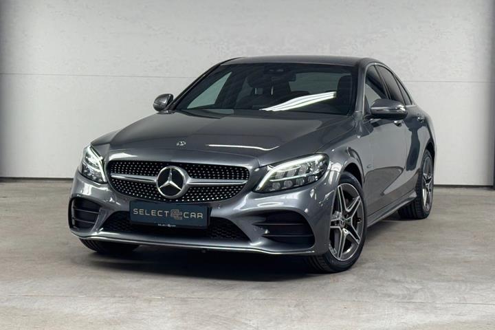 Grå Mercedes C300 de fra 2020 set udefra