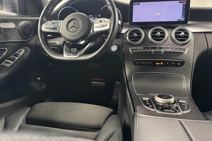Grå Mercedes C300 de fra 2020