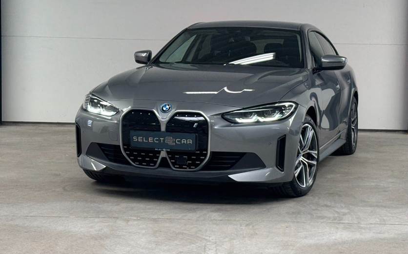 BMW i4 eDrive40 Charged