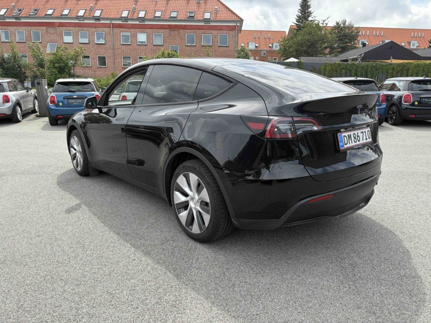 Sort Tesla Model Y fra 2022