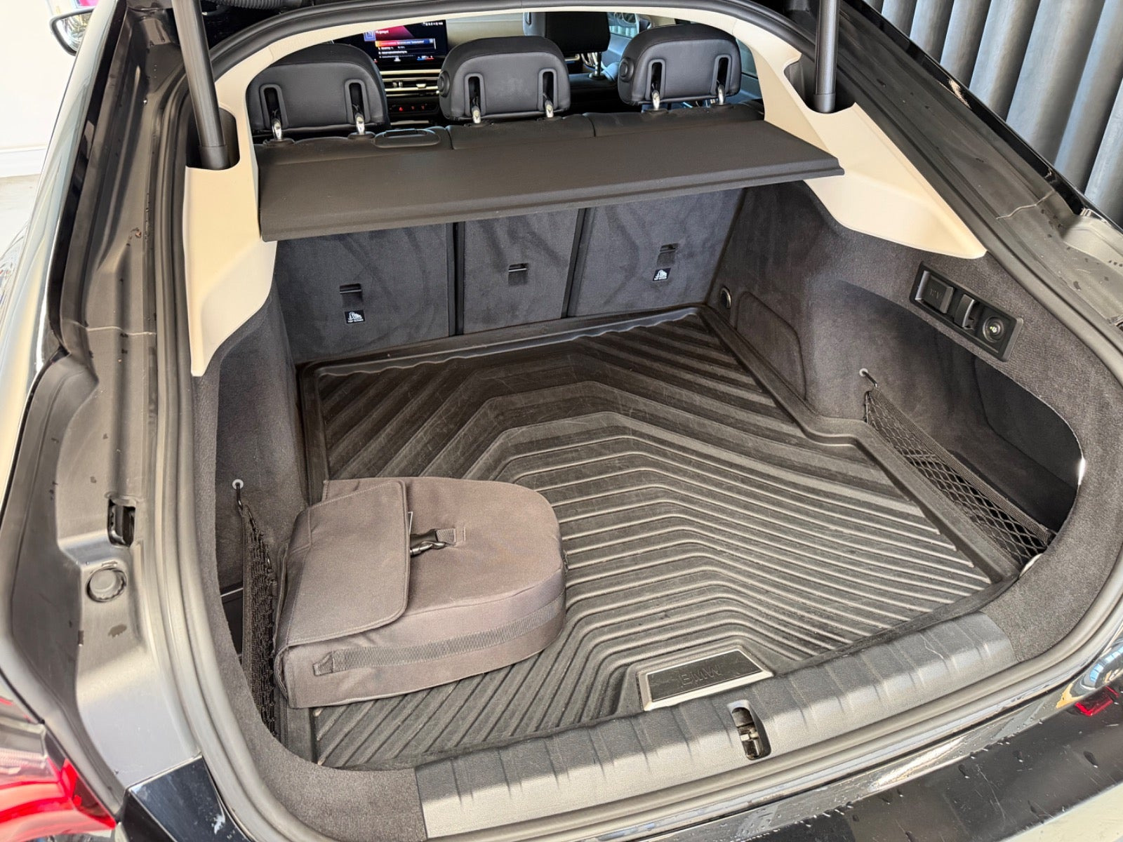 Sort BMW i4 fra 2022
