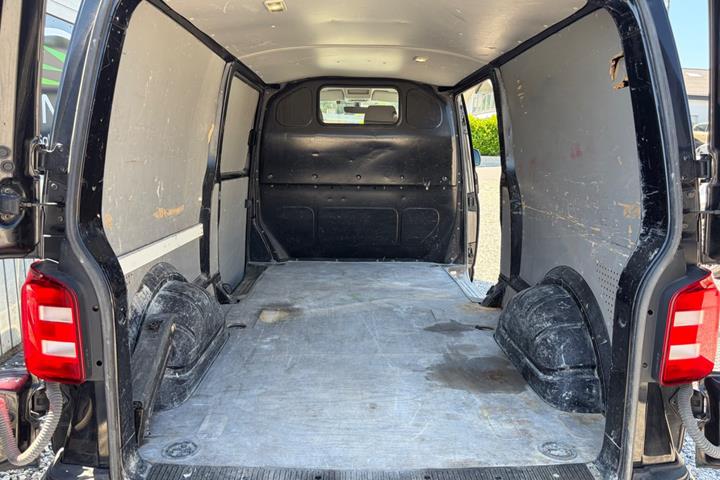 Sort VW Transporter fra 2017