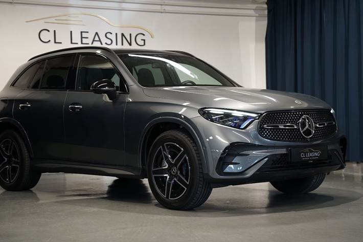 Grå Mercedes GLC300 de fra 2023