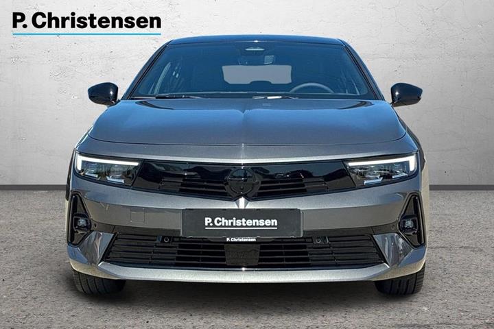 Grå Opel Astra-e fra 2024
