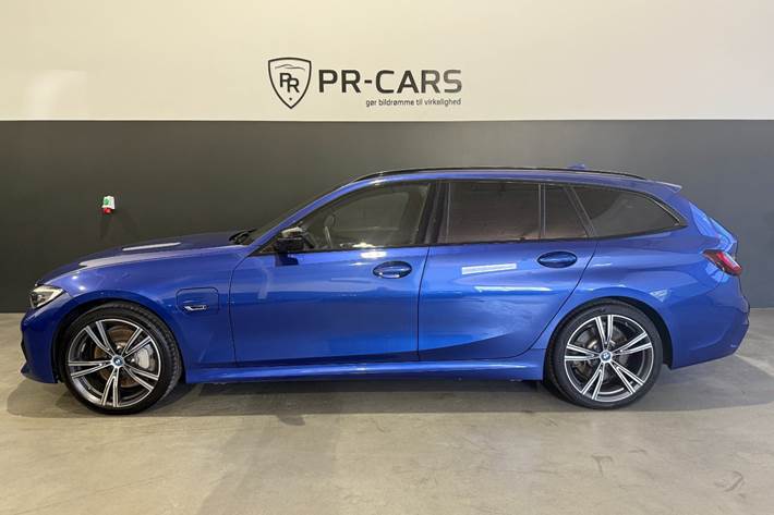 undefined BMW 330e fra 2022