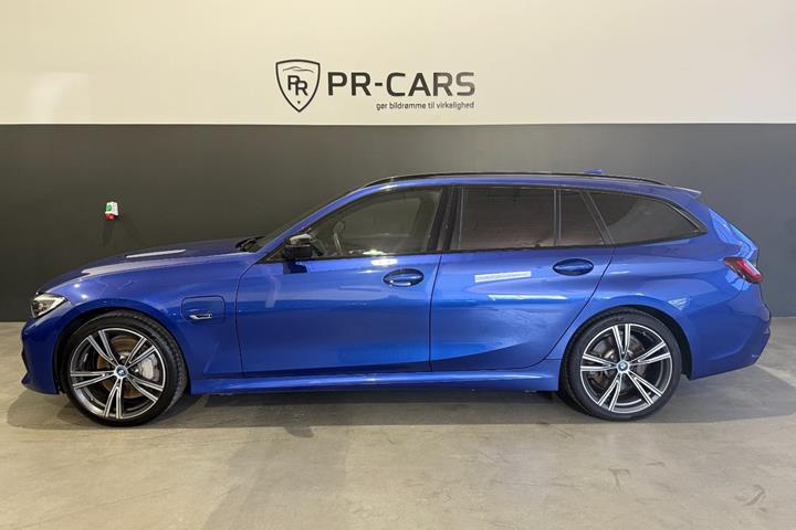 undefined BMW 330e fra 2022