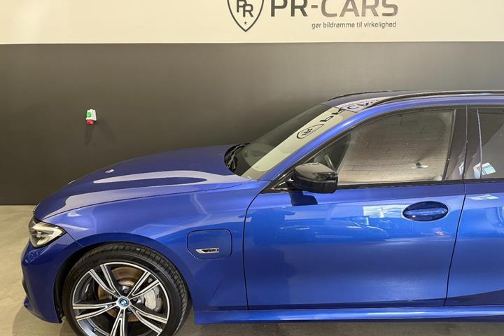 undefined BMW 330e fra 2022
