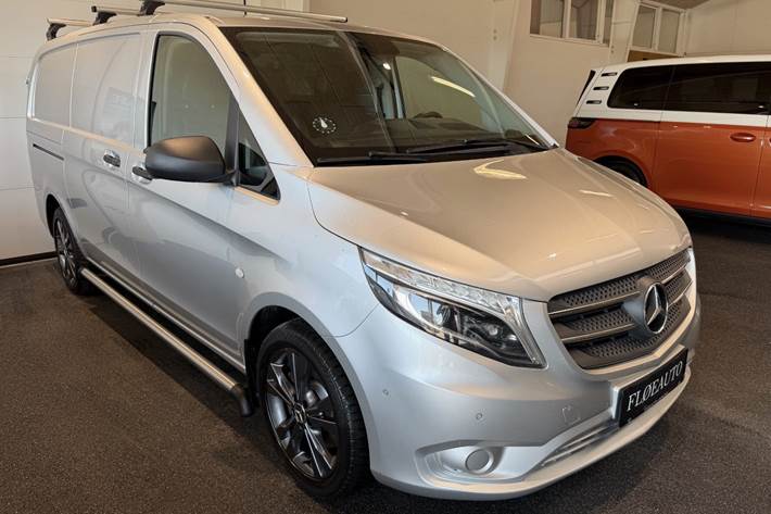 Sort Mercedes Vito 119 fra 2019