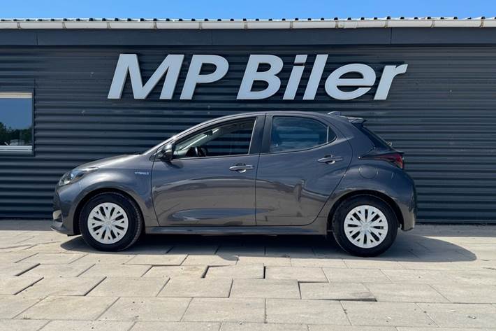 Sort Toyota Yaris fra 2021