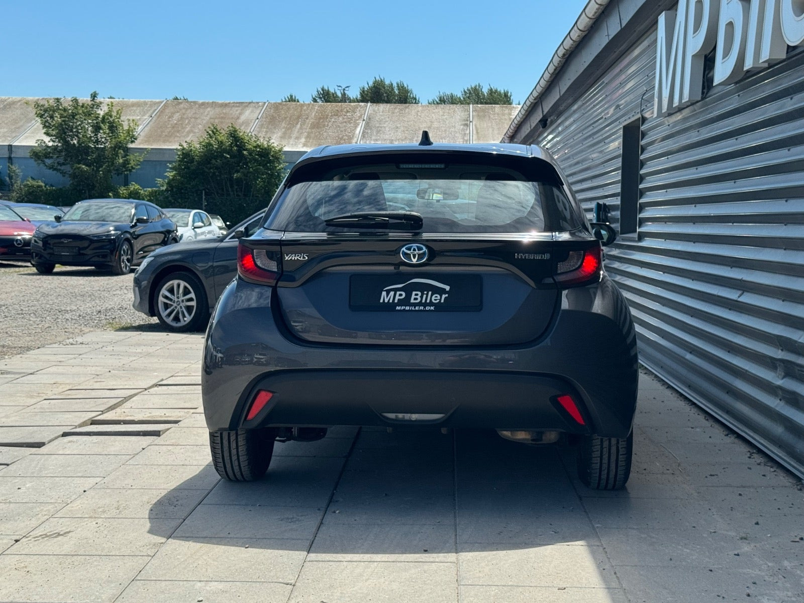 Sort Toyota Yaris fra 2021