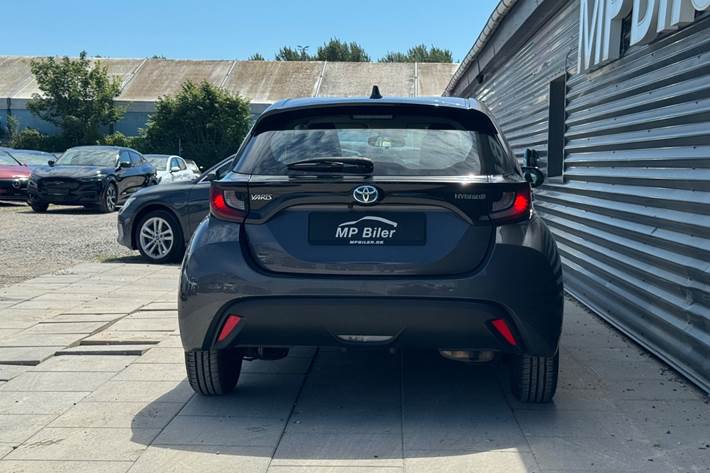 Sort Toyota Yaris fra 2021