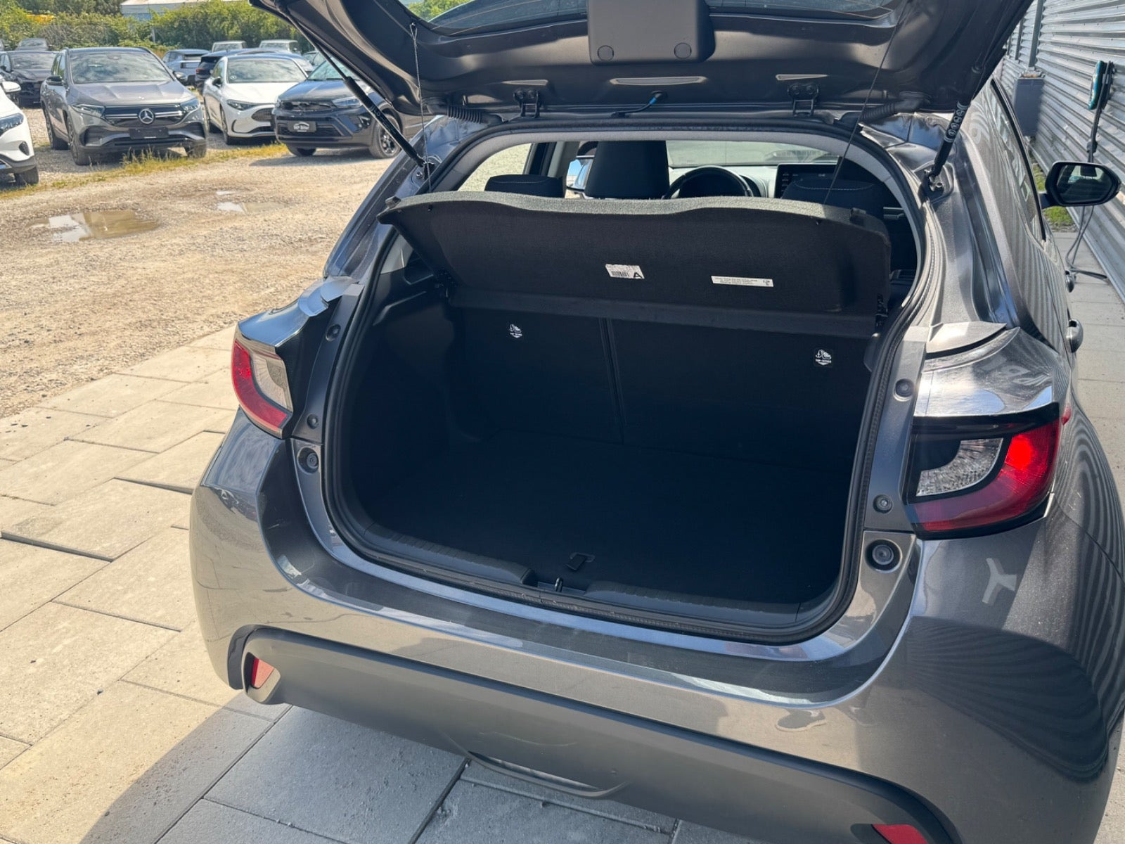 Sort Toyota Yaris fra 2021