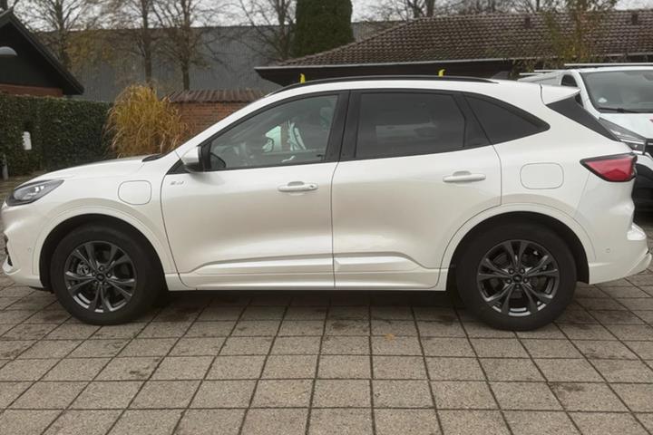Hvid Ford Kuga fra 2020