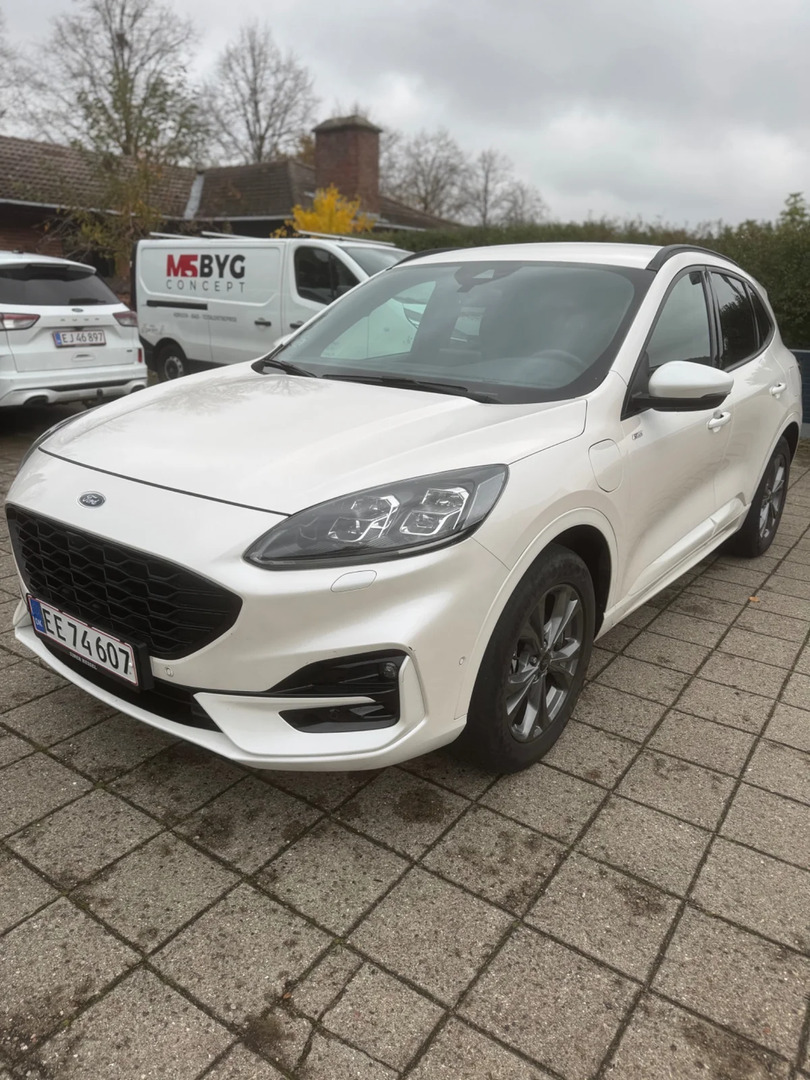 Hvid Ford Kuga fra 2020