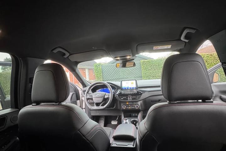 Hvid Ford Kuga fra 2020