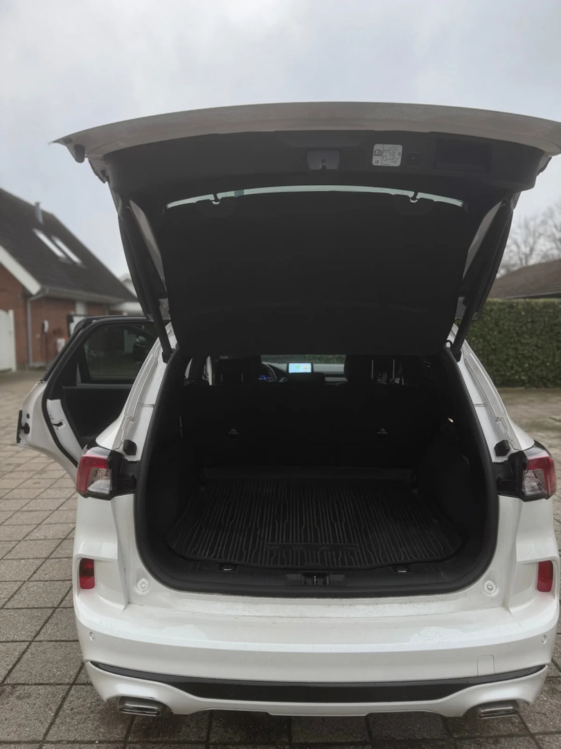 Hvid Ford Kuga fra 2020