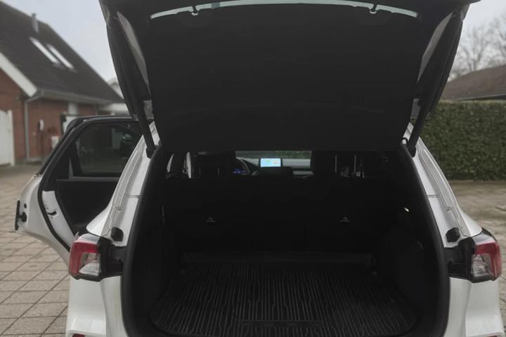 Hvid Ford Kuga fra 2020