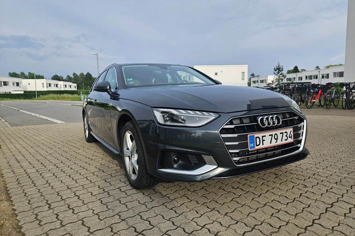 Grå Audi A4 fra 2021