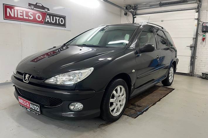 Sort Peugeot 206 fra 2006