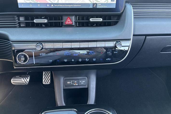 Grå Hyundai Ioniq 5 fra 2025
