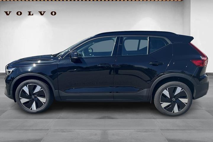 Sort Volvo XC40 fra 2024
