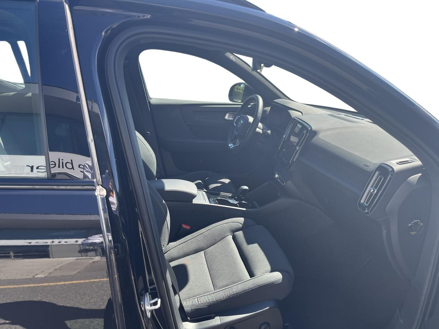 Sort Volvo XC40 fra 2024
