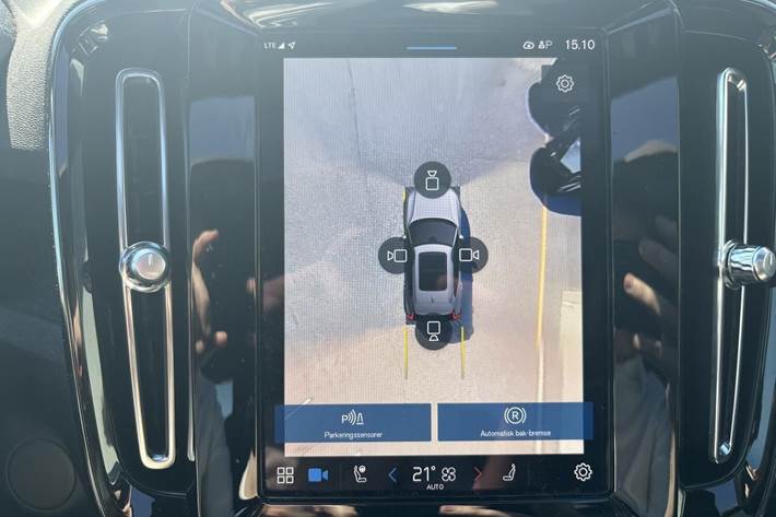 Sort Volvo XC40 fra 2024