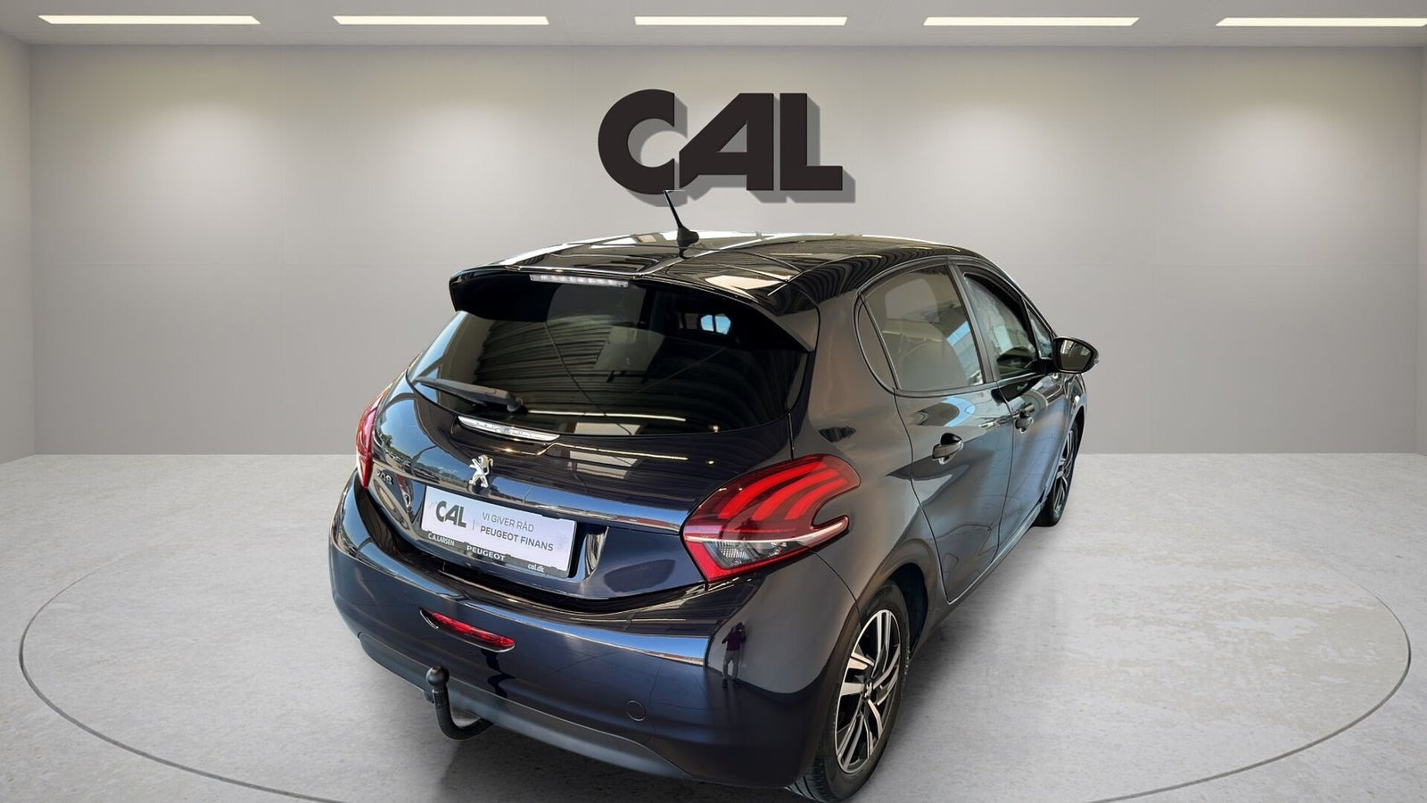 Blå Peugeot 208 fra 2017