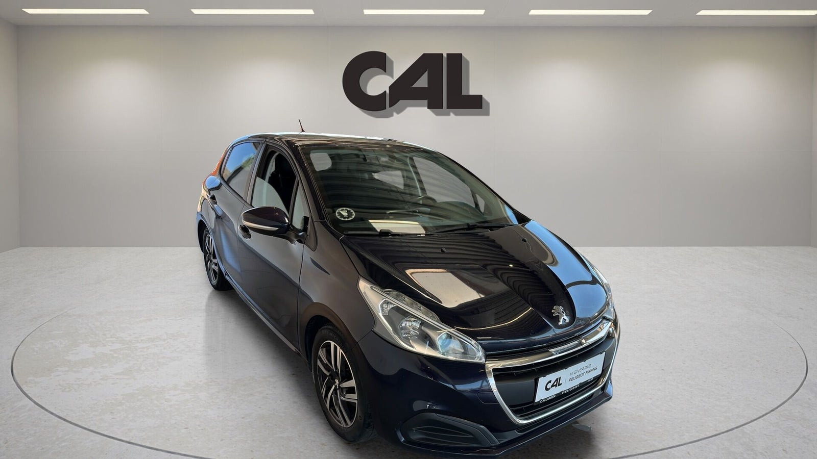 Blå Peugeot 208 fra 2017