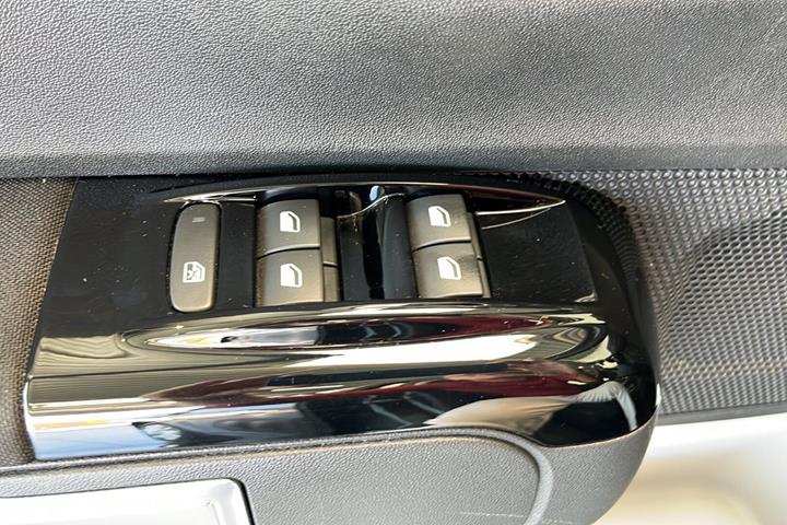Grå Citroën C3 fra 2017