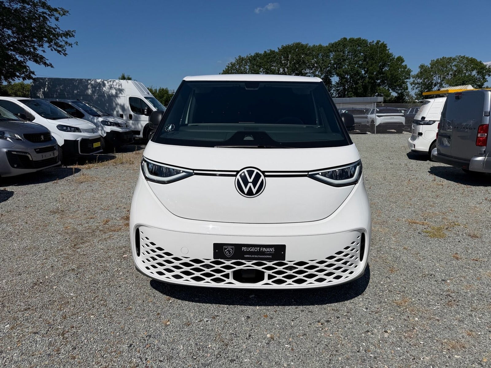 Hvid VW ID.Buzz fra 2024