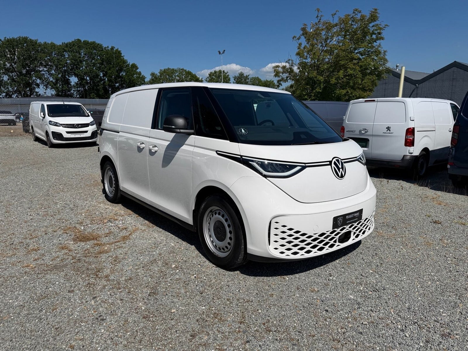 Hvid VW ID.Buzz fra 2024