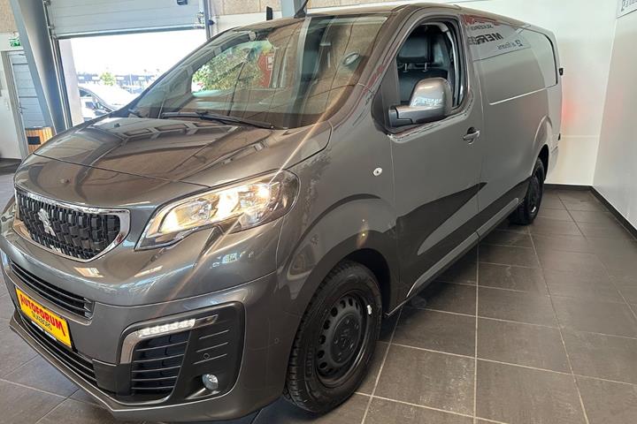 Grå Peugeot Expert fra 2021