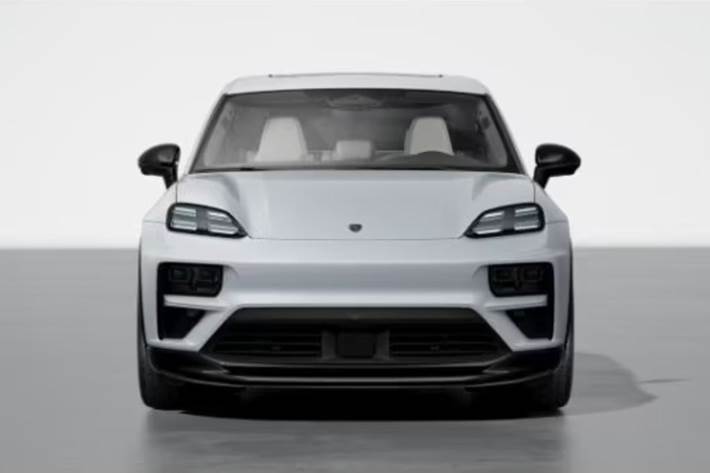 Grå Porsche Macan Turbo fra 2025