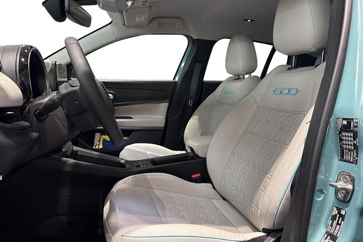 Blå Fiat 600e fra 2025