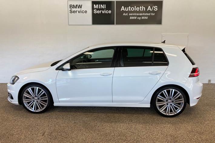 Hvid VW Golf VII fra 2017